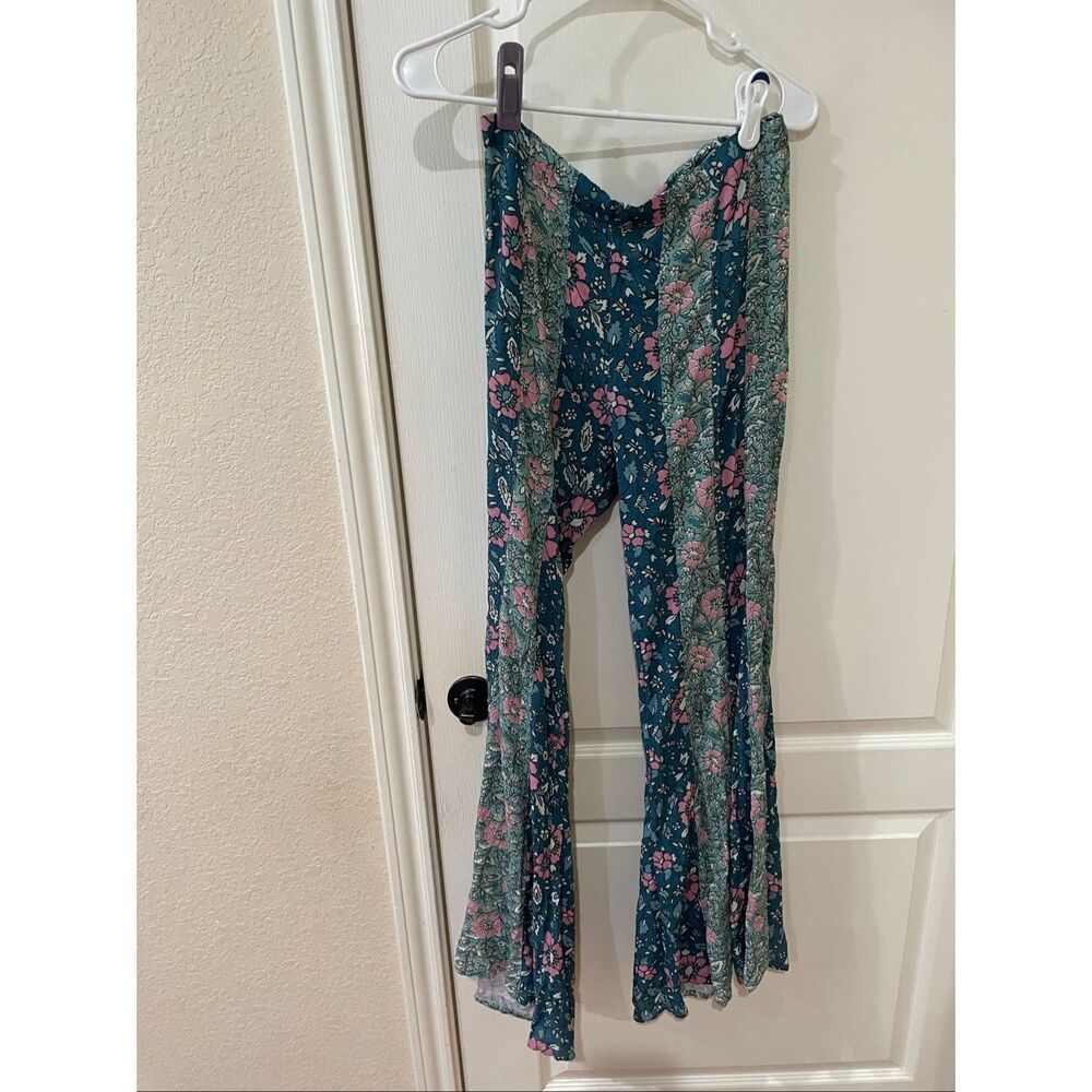 Free People BALI Sultry Bohemian Flare pant size small - Picture 3 of 6